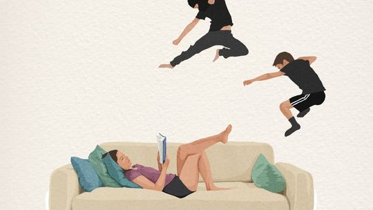 Wyrzucili znajomego z balkonu na trzecim piętrze. Zapadł wyrok