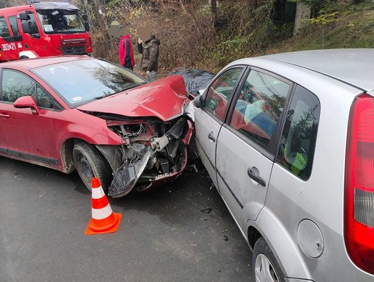 Zderzenie dwóch samochodów na ulicy Orlej w Krakowie