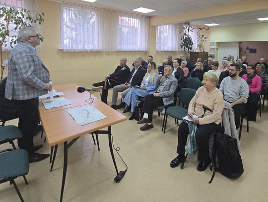 Zebranie mieszkańców osiedla nr 6. Burzliwa dyskusja o Drzymały, śmieciach, parkingach i kamerach
