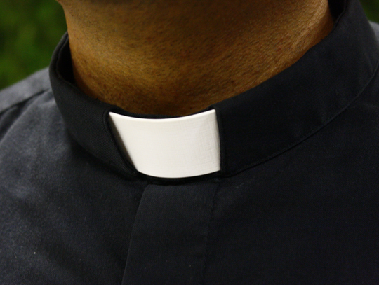 Ksiądz podejrzany o kilkukrotne zgwałcenie młodej kobiety Ksiądz podejrzany o kilkukrotne zgwałcenie młodej kobiety