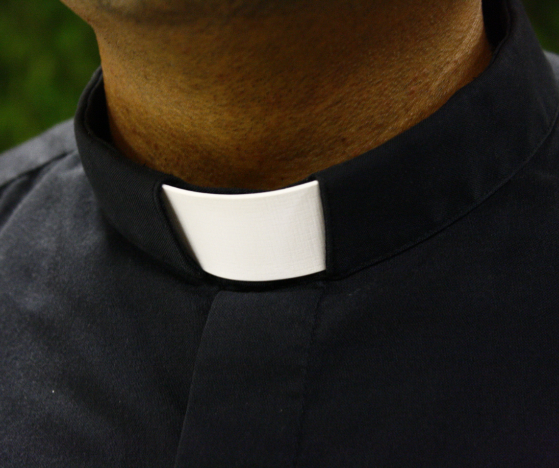 Ksiądz podejrzany o kilkukrotne zgwałcenie młodej kobiety