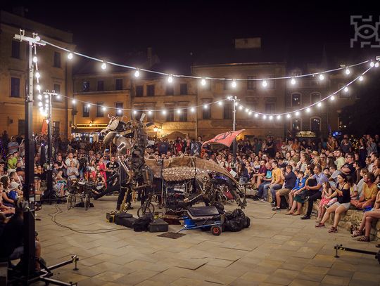 to jest domyślny tytuł całej galerii zdjęć - wyświetlany przy każdym zdjęciu