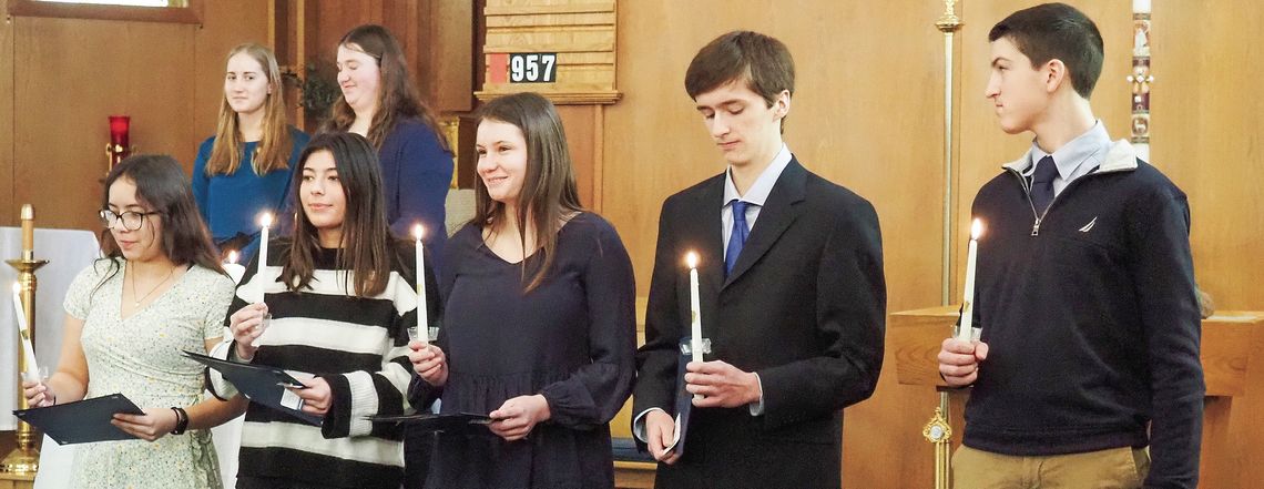 2024 St. Mary School NHS Inductees: Front (L to R) Daisy Serrano, Grace Mitchell, Madelyn Hamilton, Garrick Collins and Josh Bunek Back: Presenters: Delana Kirt and Elizabeth Leggett