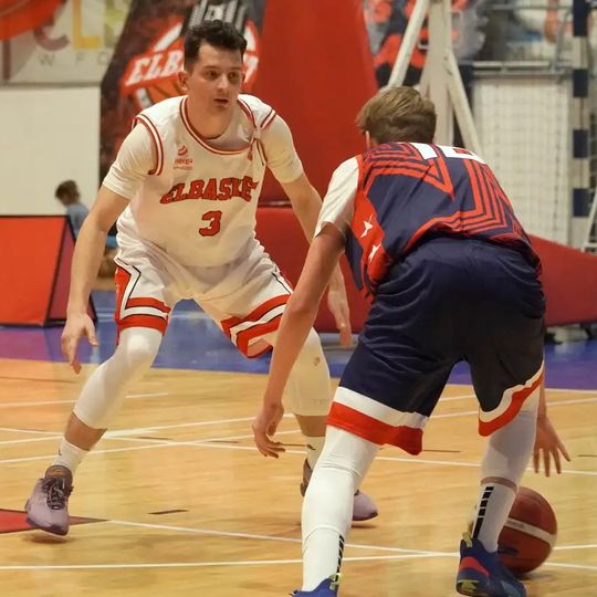 Elbasket zdobył Władysławowo