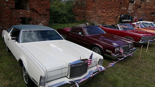 American Cars in the Elbląg's Old Town