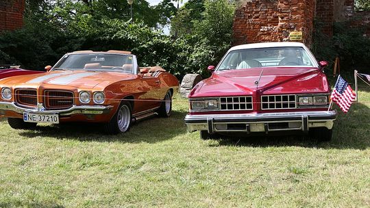 American Cars in the Elbląg's Old Town